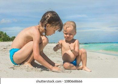 Cute nudist family images