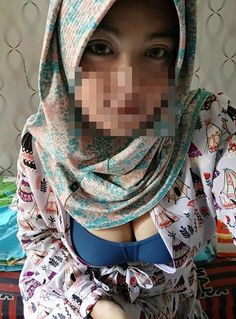 Young hijab girl nude