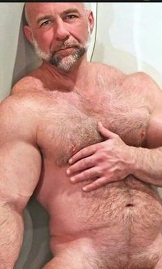 Big muscle bear daddy cock