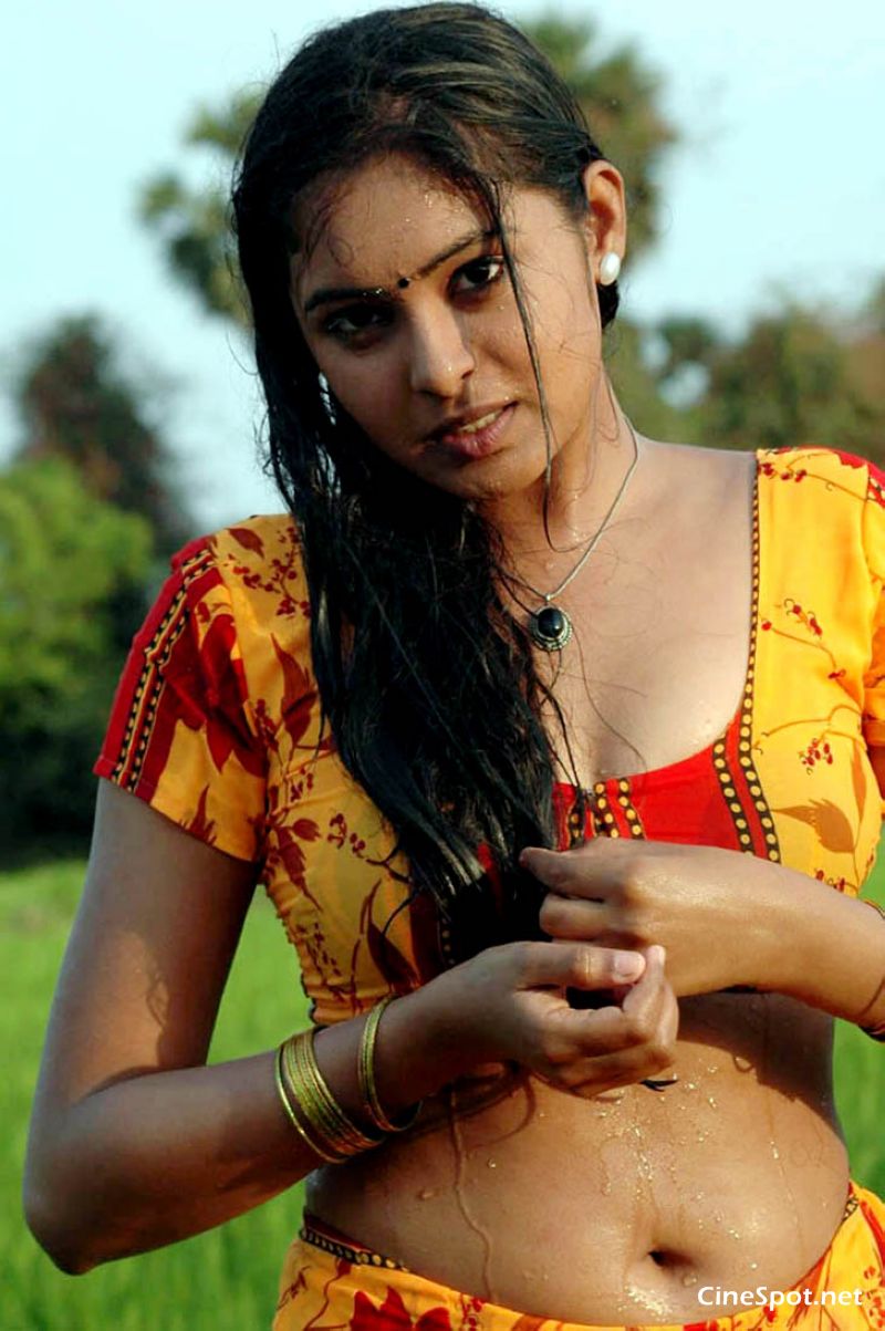 Tamil heroines xxx sexy hot boobs photo