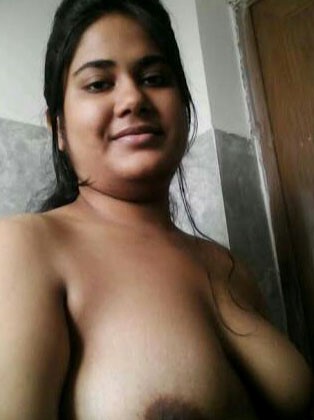 Deshi bhabhi boobs pic