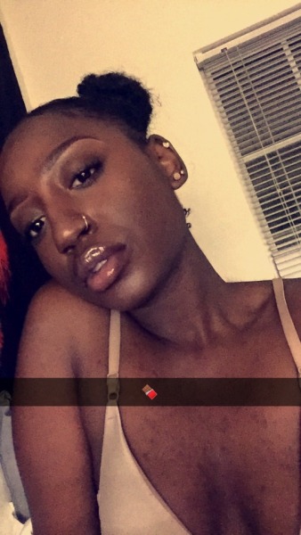 Black teen girl selfy