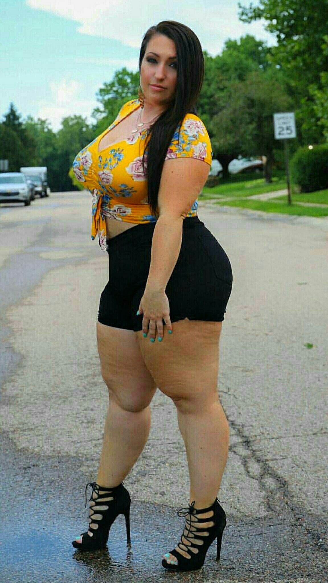 Women big but thigh sexy curvy beautiful