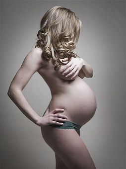 Nude pregnant women art