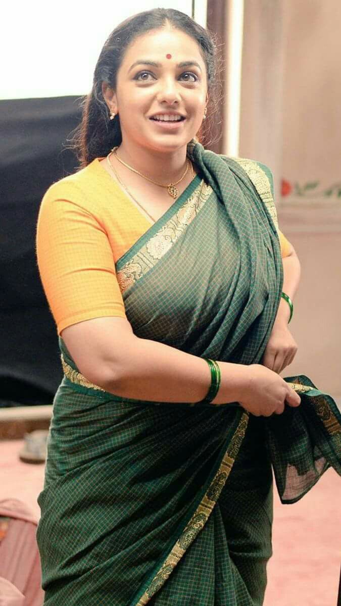 Sexy kerala aunty saree