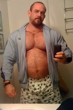 Big muscle bear daddy cock
