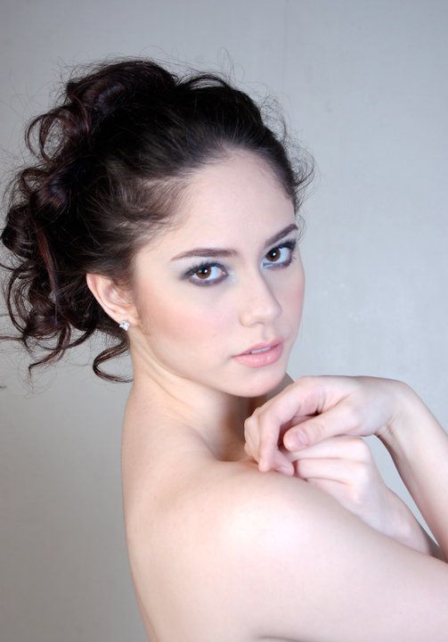 Filipina celebrity model nude pic