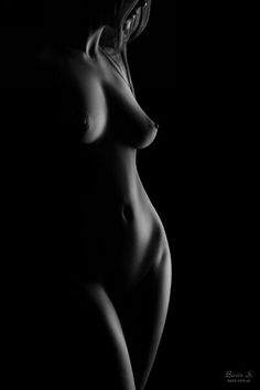 Black and white nudes women