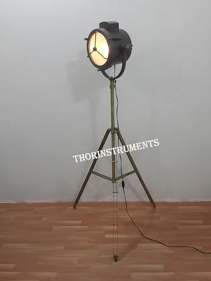 Photographer floor vintage lamp tripod